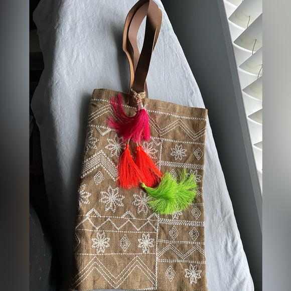 Beige Big Jute Bag. - Picture 3 of 7